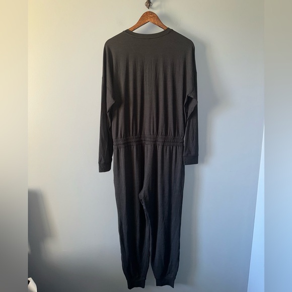 Vuori Womens Jumpsuit Lux Henley - Picture 11 of 13